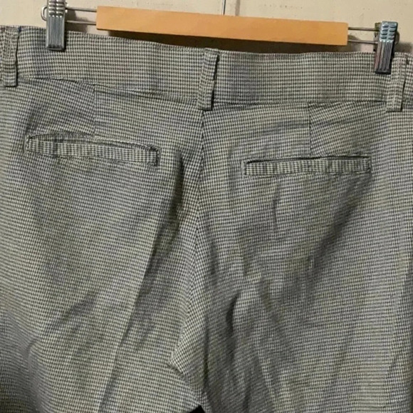 Lee - Picture 4 of 8